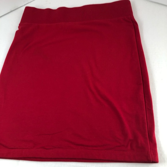 FOREVER 21  SIZE M/M RED SKIRT SHORT - Picture 2 of 6